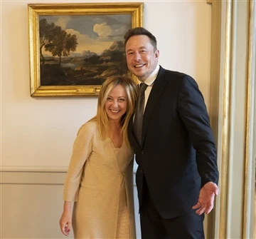 Musk jiltaqa' mal-Prim Ministru Taljan